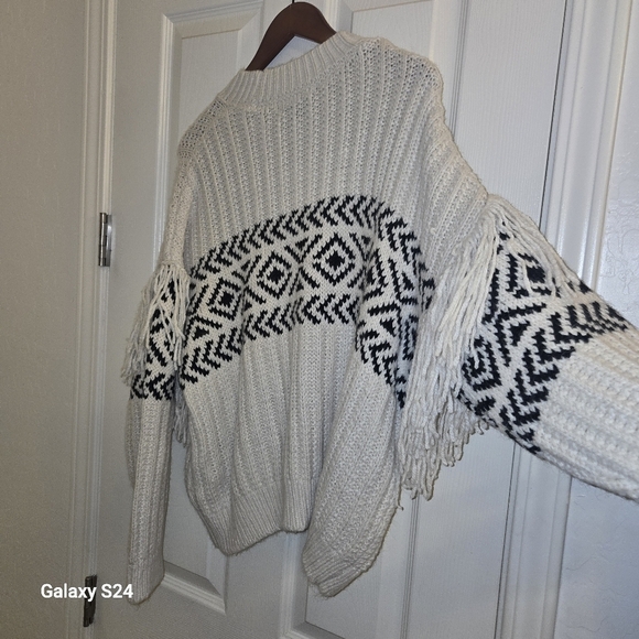 Sanctuary Fringe Detail Ribbed Pullover Sweater  Size Large - Picture 8 of 13